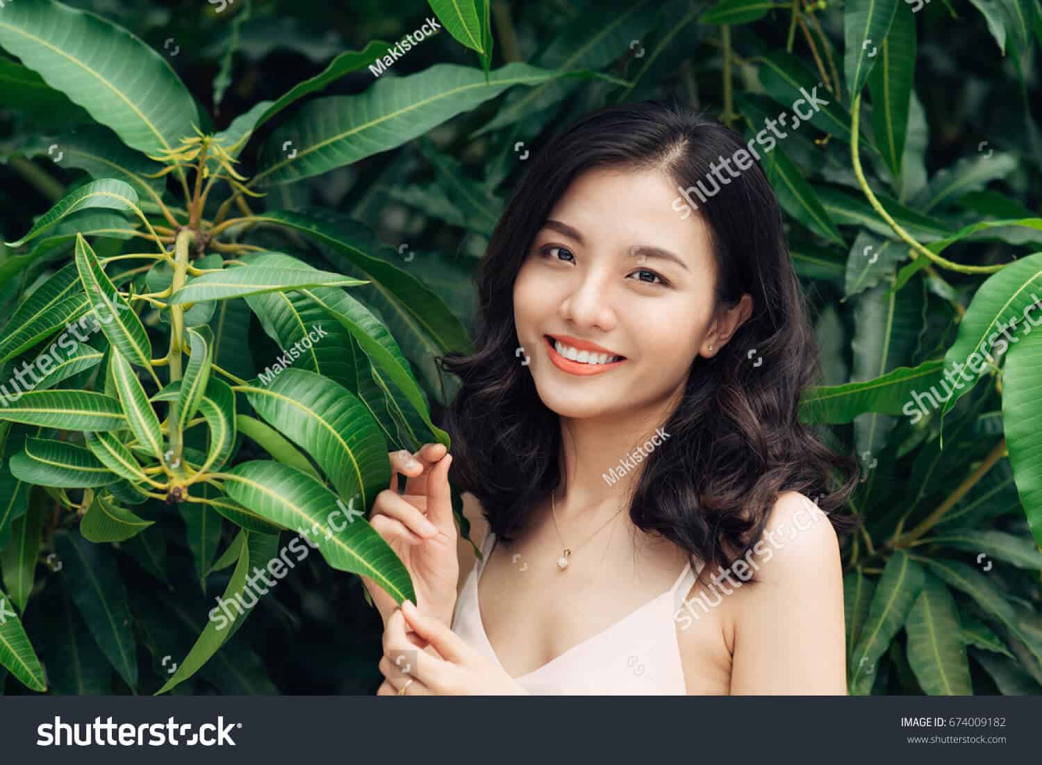 1 triệu 800 ngàn hình ảnh cô gái trẻ Châu Á chất lượng cao trên Shutterstock