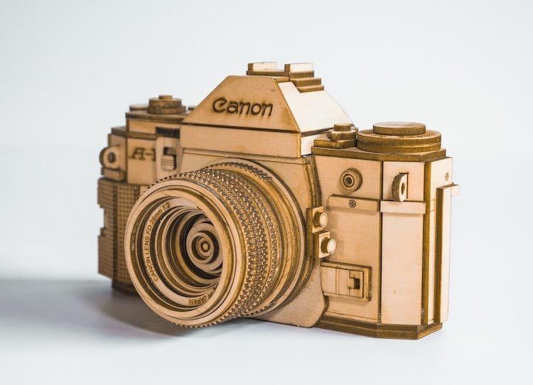 Mô hình gỗ máy ảnh biểu tượng đến từ nghệ sĩ người Việt